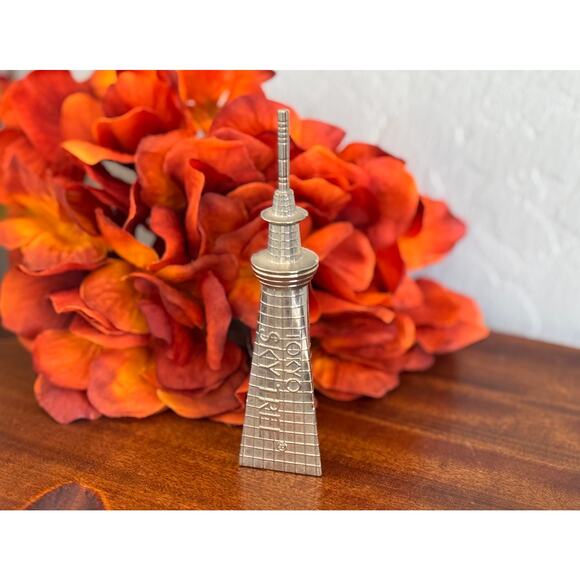 Silver Memo Clip, Note/Card Holder, Photo Stand, Tokyo Skytree Tower Desk Decor - Picture 2 of 10